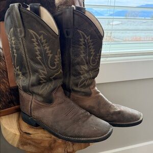 Rustic “Old West “ Cowboy Boots “ Made in India 9.5 Women .. (size 7 mens)